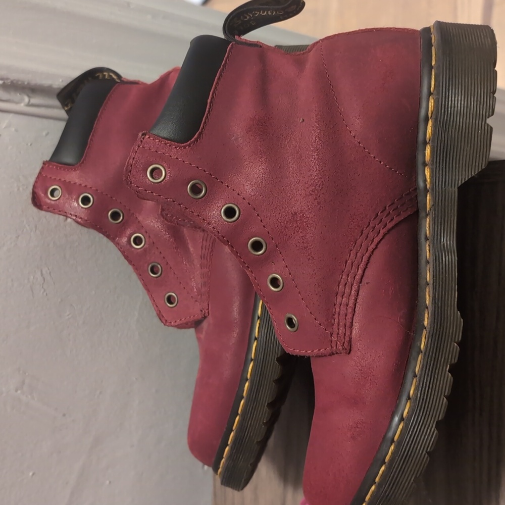 Cherry Doc Martens Ben Boot